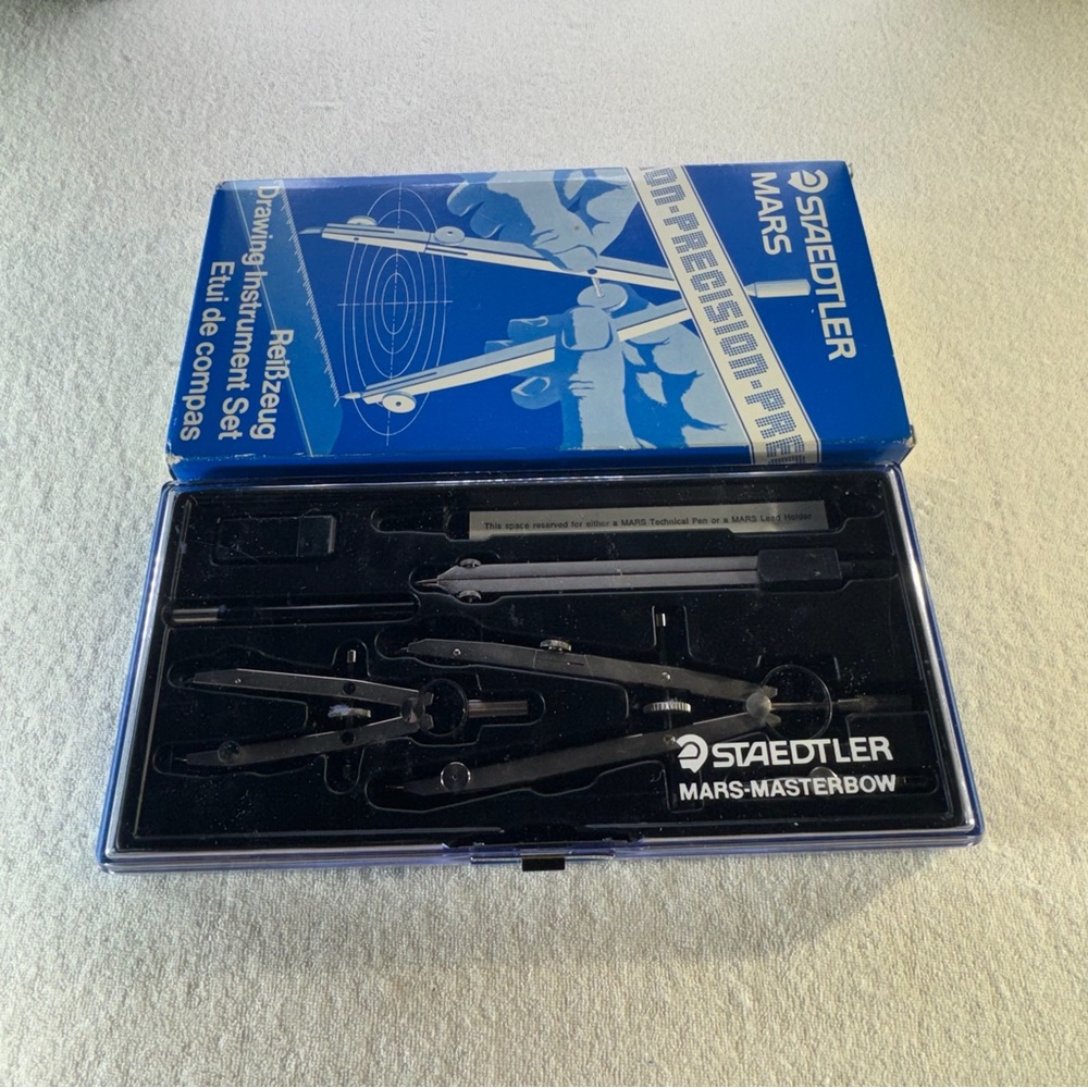 Staedtler Mars-Masterbow Drawing Instrument Set - Picture 2 of 3